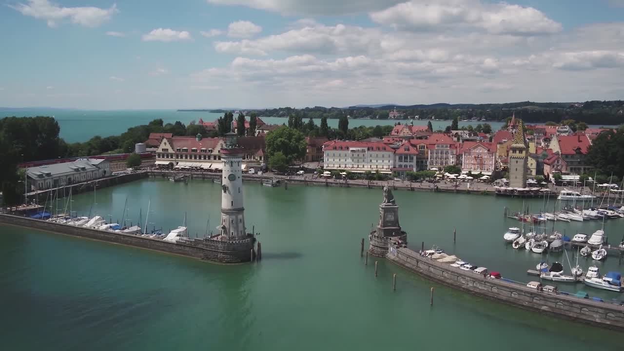 A Perfect Setting for Bringing in the Future of Science (2018) - The 68th Lindau Nobel Laureate Meeting (#LINO18) was hosted in June 2018 at the renovated meeting venue Inselhalle. Watch the great enthusiasm by all participants about the new venue, the island of Lindau and the Lindau Meeting itself. 