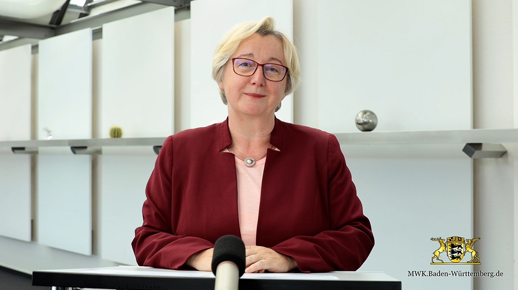 Greetings from Theresia Bauer, Minister of Science, Research and Arts Baden-Württemberg (2020) - Theresia Bauer, Minister of Science, Research and Arts Baden-Württemberg, welcomes the participants of the Online Science Days 2020. 
