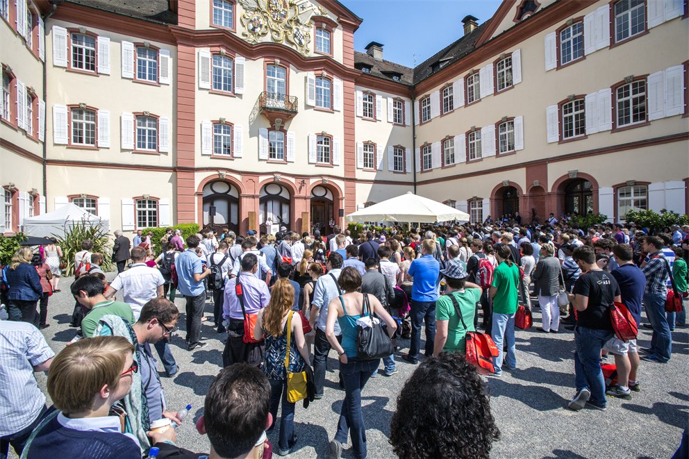 Farewell ceremony on the Isle of Mainau.