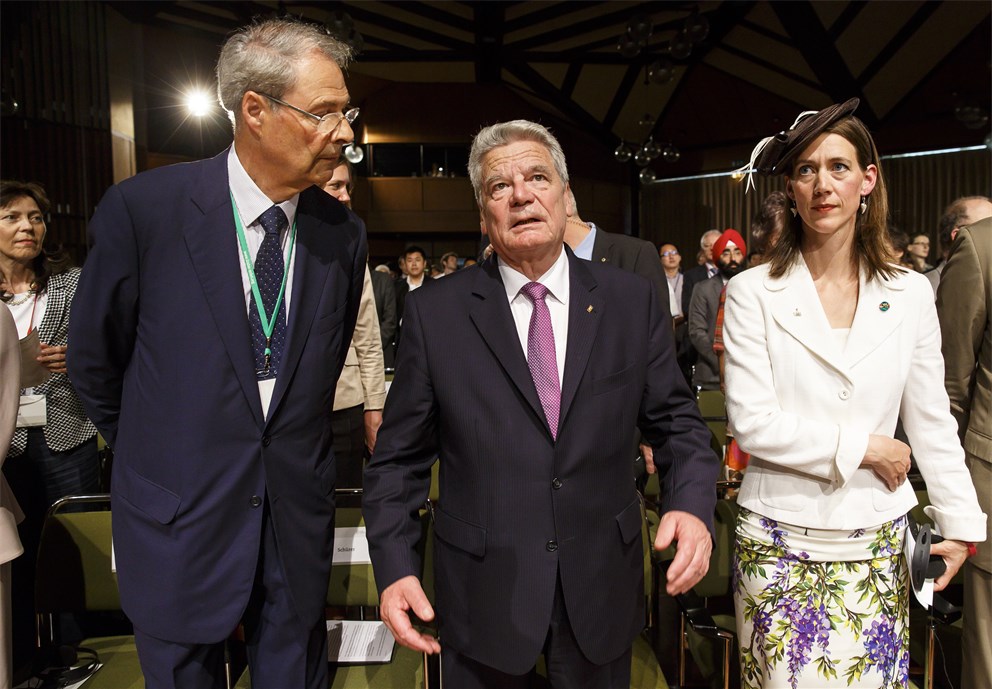 Wolfgang Schürer, Joachim Gauck and Countess Bettina Bernadotte at the 65th opening ceremony.