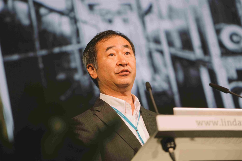 Takaaki Kajita holding his lecture "Atmospheric Neutrinos" at the 66th Lindau Nobel Laureate Meeting.