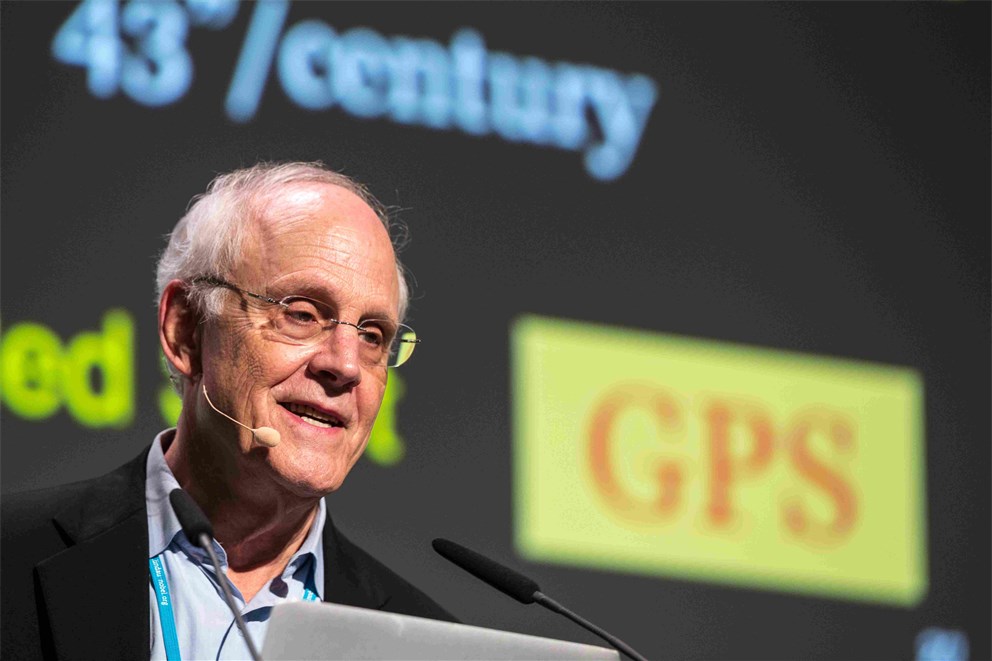 David Gross lecturing on "One Hundred Years of General Relativity - The Enduring Legacy of Albert Einstein" at the 66th Lindau Nobel Laureate Meeting.