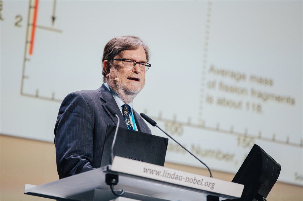 George Smoot presenting his lecture "Cosmic Connections"