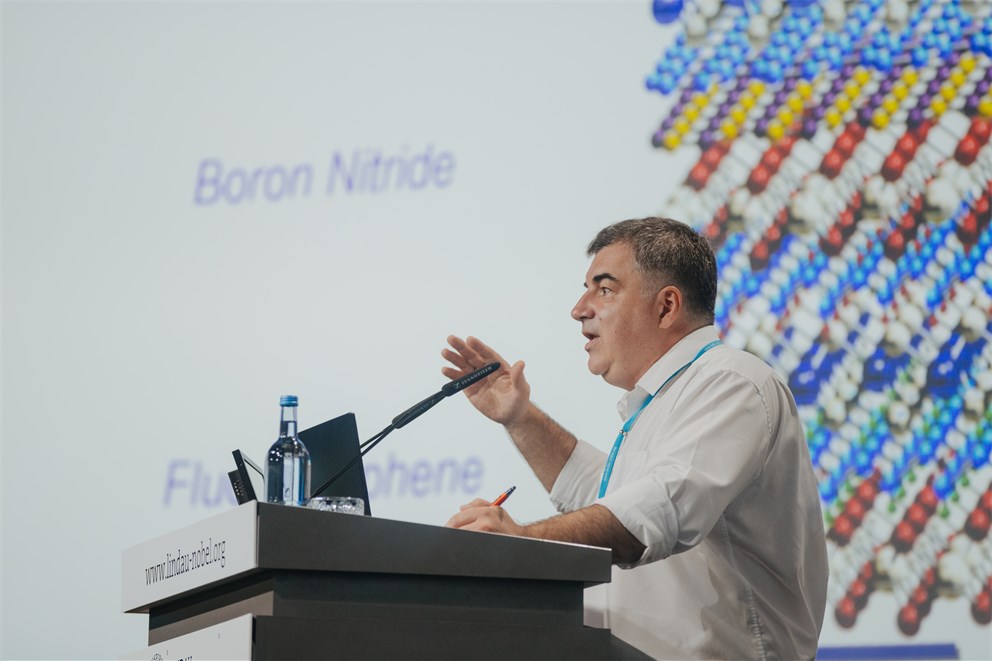 Konstantin Novoselov holding his lecture "Materials for the Future".