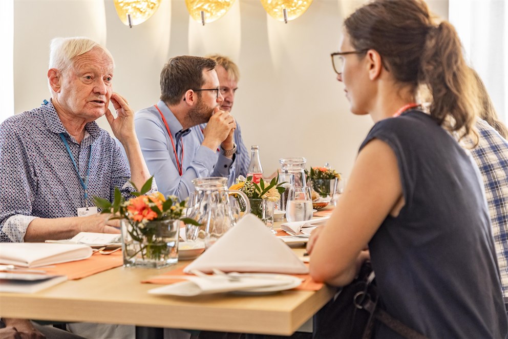 Joachim Frank having lunch with Teaching Spirit guests