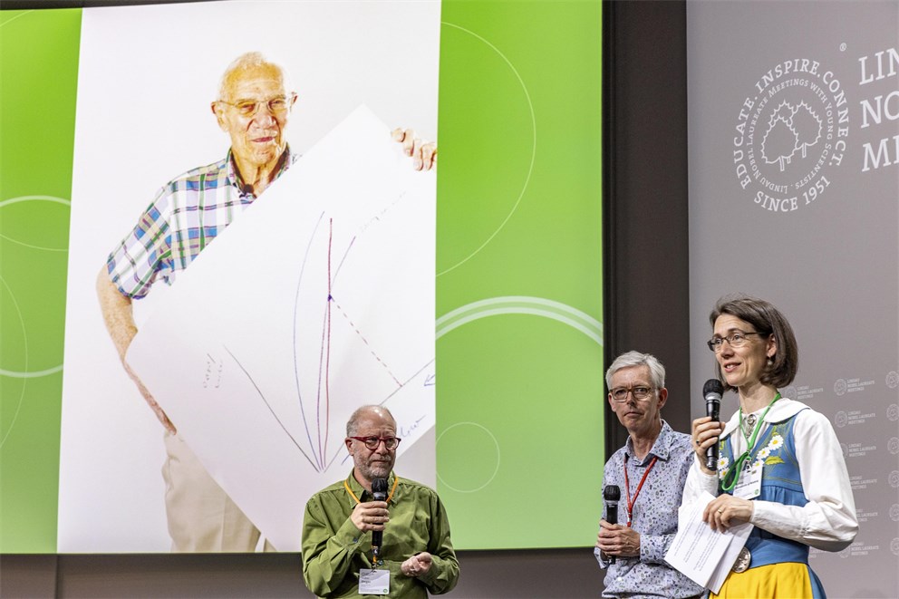 Countess Bettina Bernadotte presenting the Sketches of Science project