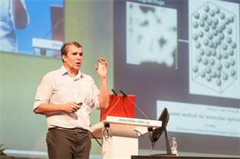 Eric Betzig - Eric Betzig giving his lecture 'Working Where Others Aren't '.