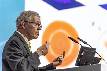 William Kaelin - William Kaelin presenting his lecture 'The VHL Tumor Suppressor Protein'.